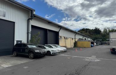 Entrepôt 2700 m2 divisibles à partir de 750 m2 Le Port