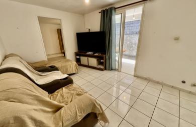 PETITE ILE 97429 - VILLA AGRÉABLE - VASTE PARCELLE - POSSIBLE INVESTISSEMENT - CADRE AGRÉABLE