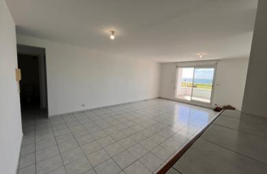 Vente Appartement 90m&sup2; 4 pièces Sainte Suzanne