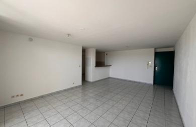 Vente Appartement 90m&sup2; 4 pièces Sainte Suzanne