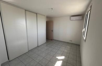 Vente Appartement 90m&sup2; 4 pièces Sainte Suzanne