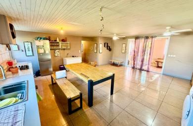 SAINT JOSEPH 97480 - MAISON ENTRETENUE ET LUMINEUSE - TERRASSE - VARANGUE - FACILE D