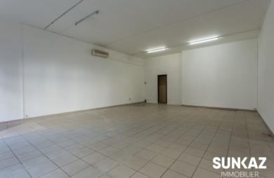 Location Local commercial 70.00m&sup2; 2 pièces Saint-Pierre