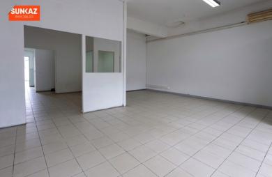 Location Local commercial 65.00m&sup2; Le Port