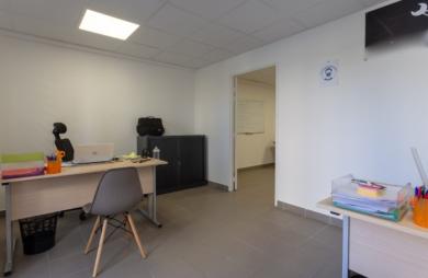 Location Local commercial 170.00m&sup2; 1 pièce Ravine des Cabris