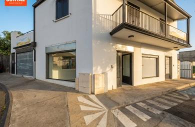 Location Local commercial 47.50m&sup2; Saint Louis