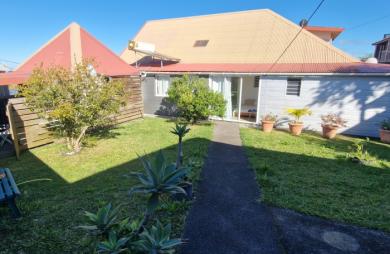 VILLA F7 de standing + 2 dépendances A vendre à PETITE-ILE de 735 000€ FAI