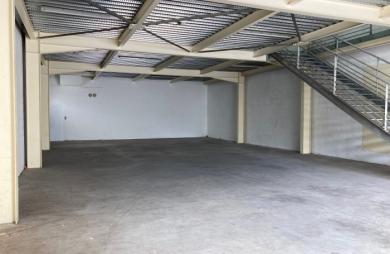 De 360m2 à louer 3200 € par mois à Saint-Denis avec LNA