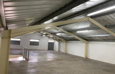 De 360m2 à louer 3200 € par mois à Saint-Denis avec LNA