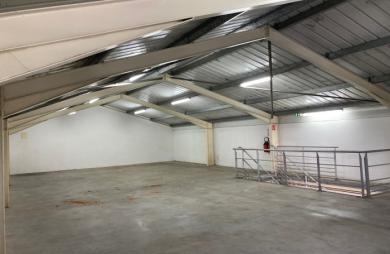 De 360m2 à louer 3200 € par mois à Saint-Denis avec LNA