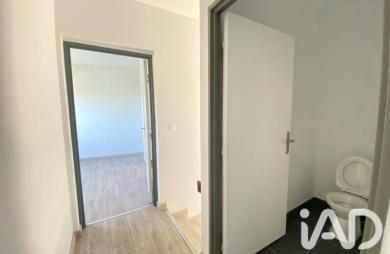 Vente Divers 87m&sup2; 4 pièces Etang-Sale