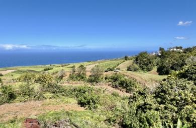 PETITE ÎLE 97429 - ENSEMBLE IMMOBILIER EN BON ETAT GÉNÉRAL - BON RENDEMENT LOCATIF - MAGNIFIQUE VUE MER