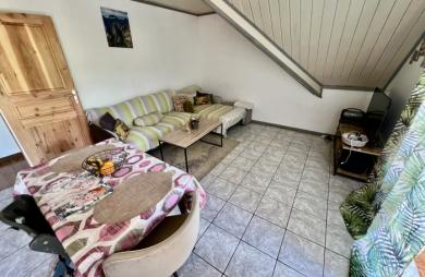 PETITE ÎLE 97429 - ENSEMBLE IMMOBILIER EN BON ETAT GÉNÉRAL - BON RENDEMENT LOCATIF - MAGNIFIQUE VUE MER