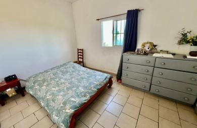PETITE ÎLE 97429 - ENSEMBLE IMMOBILIER EN BON ETAT GÉNÉRAL - BON RENDEMENT LOCATIF - MAGNIFIQUE VUE MER