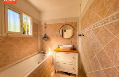Vente Maison 187.00m&sup2; 8 pièces Saint-Leu