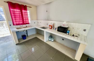 SAINT PIERRE 97410 - VILLA F4 DE PLAIN PIED - LUMINEUSE - HABITABLE DE SUITE  - SECTEUR CALME