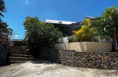 Vente Maison 146m&sup2; 5 pièces Saint Gilles les Bains