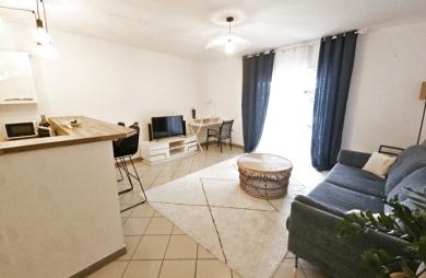 A louer : Beau T2 meublé au coeur de Saint Gilles les Bains