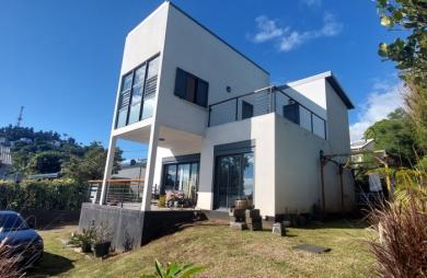 Villa T5 meublée à La Montagne