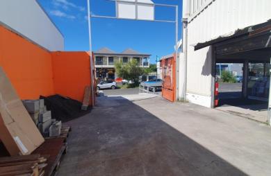 Location Local commercial 646m&sup2; 2 pièces Saint André
