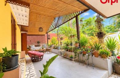 Vente Maison 217m&sup2; 5 pièces Saint Gilles Les Hauts