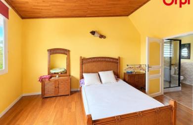 Vente Maison 217m&sup2; 5 pièces Saint Gilles Les Hauts