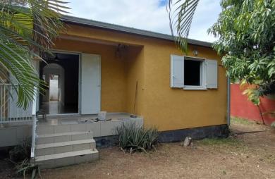 VILLA F4  l éperon ST GILLES LES HAUTS