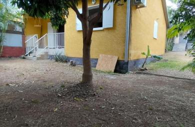 VILLA F4  l éperon ST GILLES LES HAUTS