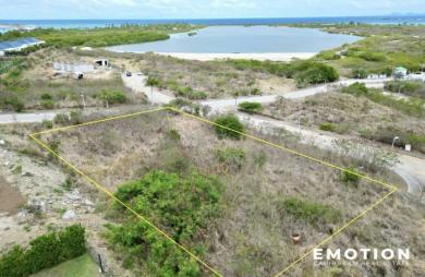 TERRAIN 1620m2, vue mer, Haut de la Baie,