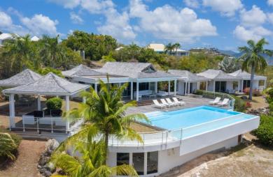 Propriété de 2 villas vue mer aux Terres Basses