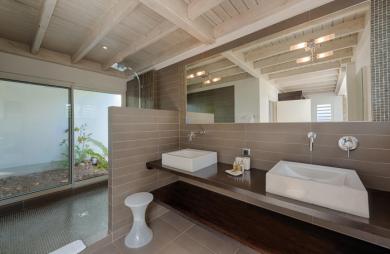 Propriété de 2 villas vue mer aux Terres Basses