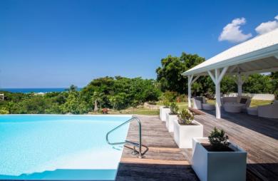 Propriété de 2 villas vue mer aux Terres Basses