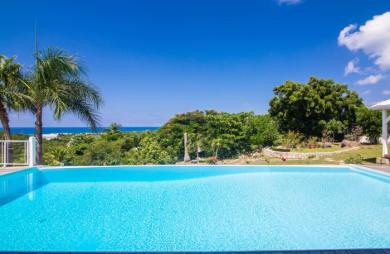 Propriété de 2 villas vue mer aux Terres Basses
