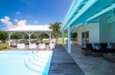 Propriété de 2 villas vue mer aux Terres Basses