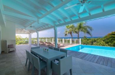 Propriété de 2 villas vue mer aux Terres Basses