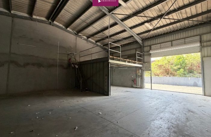 Location Entrepot 97122