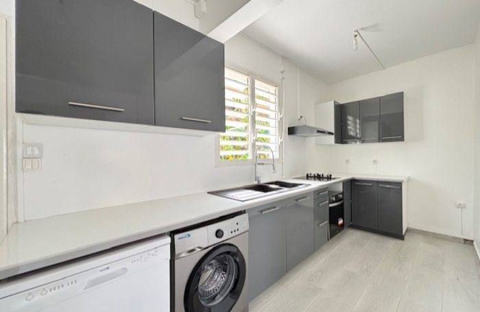 Location Maison 97115