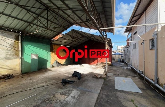 Location Local commercial 97200