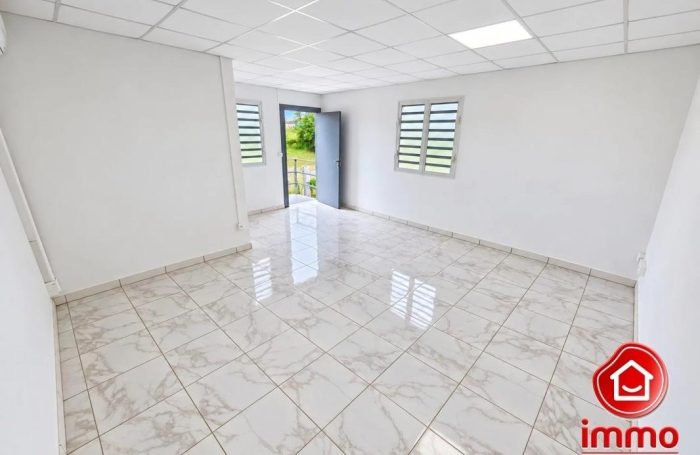 Location Local commercial 97215