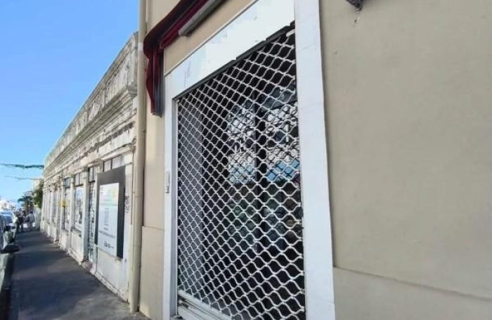 Location Local commercial 97400
