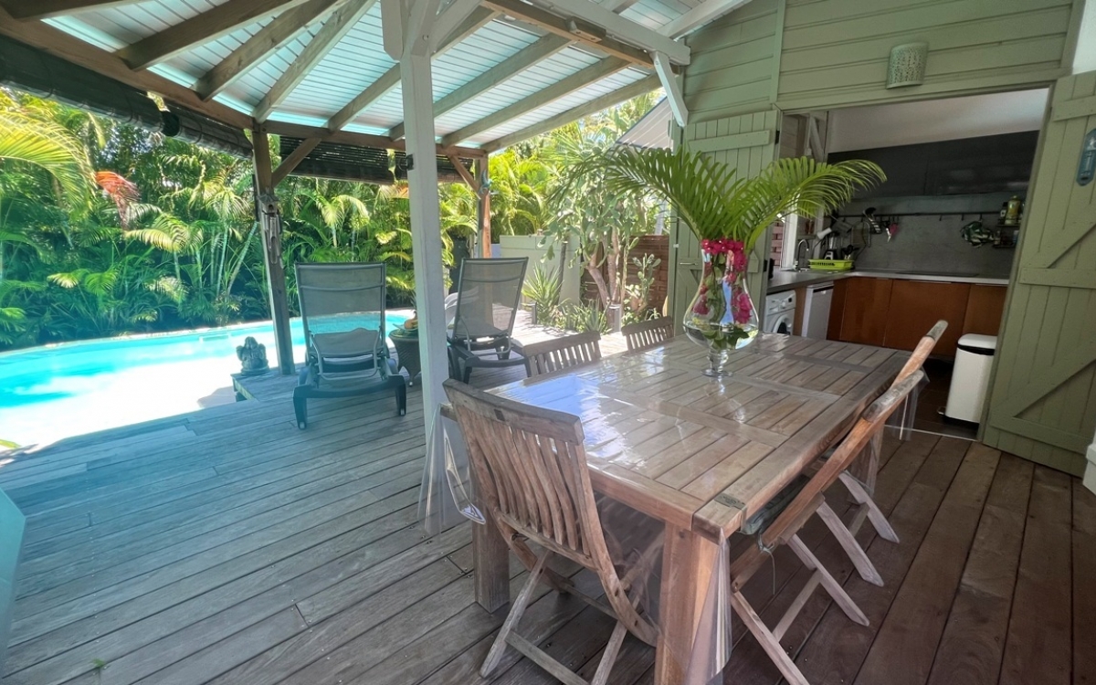 Maison de test avec piscine et jardin