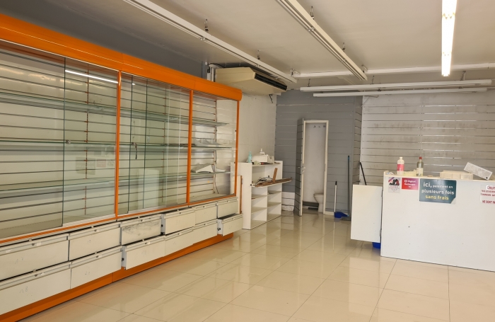 Local commercial de 55 m2 idéalement situé.