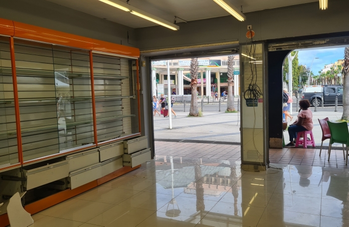 Local commercial de 55 m2 idéalement situé.