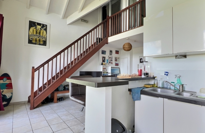 Duplex lumineux au dernier étage avec belle vue dégagée