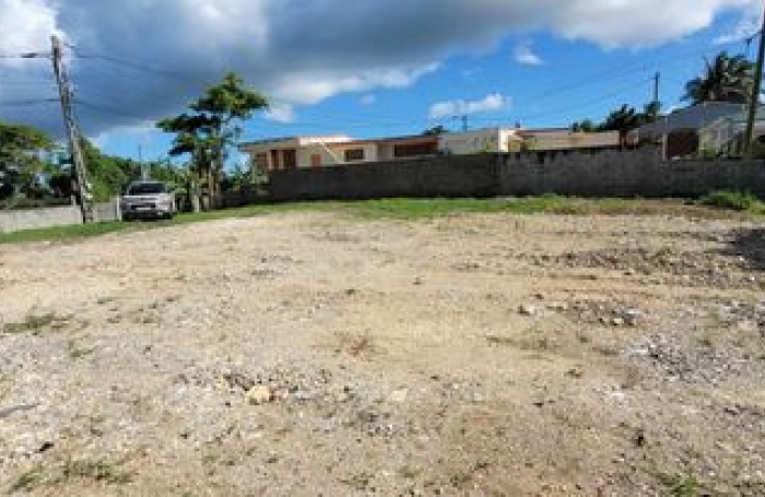 Terrain de 649m2 en vente 135000 € à Morne-À-L'Eau