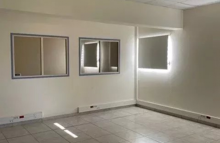 Location Bureaux 189m&sup2; Sainte Anne