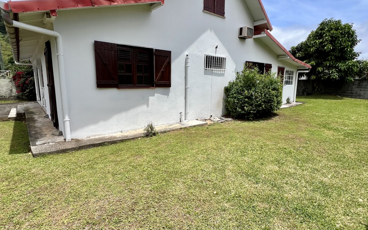 Location Maison 97120