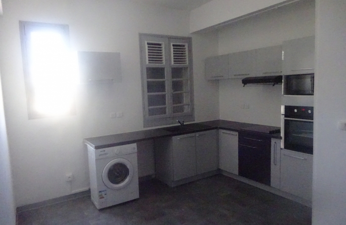 BASSE TERRE SPECIAL ETUDIANT APPARTEMENT MEUBLE EN CO LOCATION