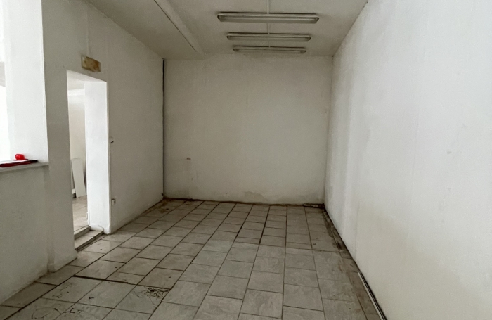 LOCAL COMMERCIAL 70m2 RUE DELGRES