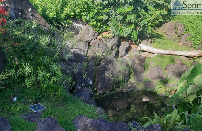 TROIS-RIVIERES, Villa T5 avec Jardin Arboré et Bassin Naturel, dans un Havre de Paix